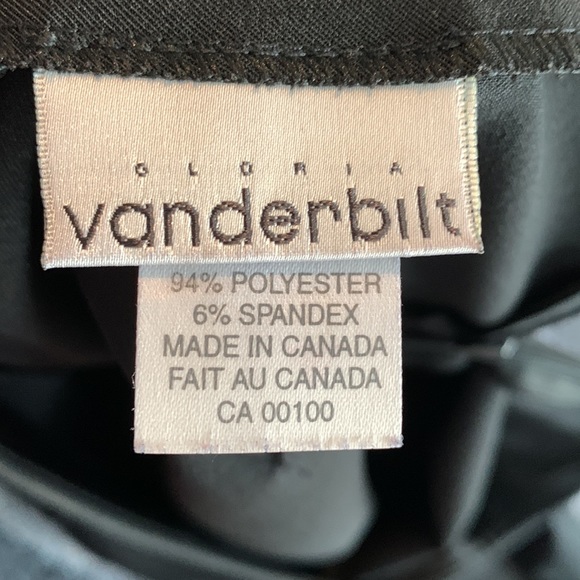 GLORIA Vanderbilt skirt with zipper and slit in back. - Picture 8 of 10